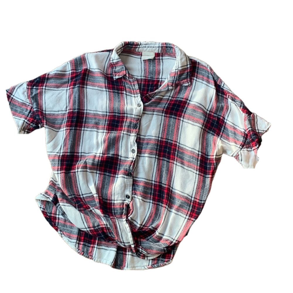 Large plaid flannel button down soft shirt with knot in front box 19
